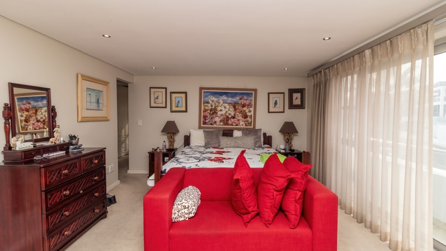 6 Bedroom Property for Sale in Bloubergstrand Western Cape